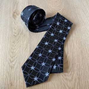 Ike Behar 100% Silk Tie